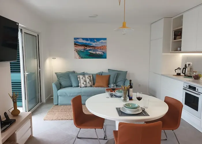 Jesliving Hvar - 2 Bedroom Elegant With Sea View In Historic Center Of フヴァル