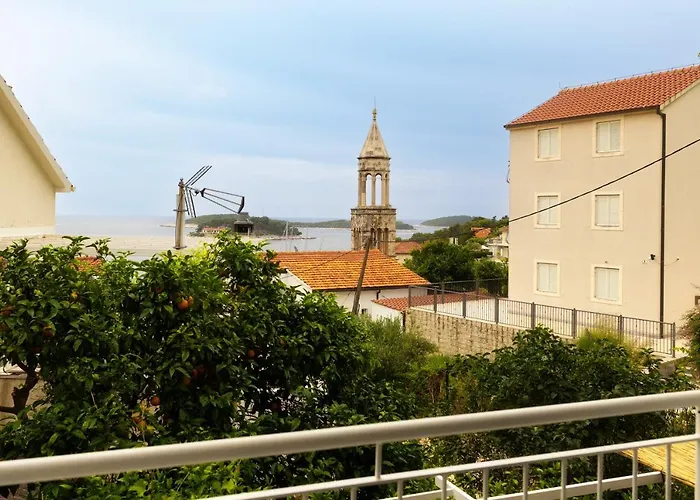 Jesliving Hvar - 2 Bedroom Elegant With Sea View In Historic Center Of * フヴァル