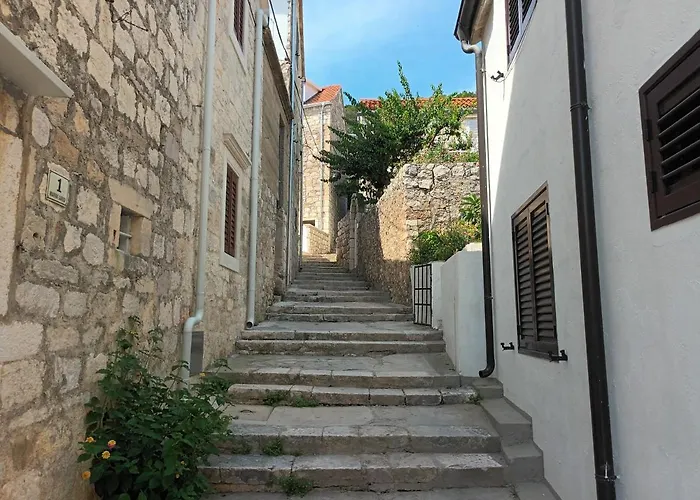 Jesliving Hvar - 2 Bedroom Elegant With Sea View In Historic Center Of *