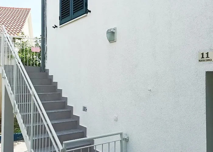 Jesliving Hvar - 2 Bedroom Elegant With Sea View In Historic Center Of