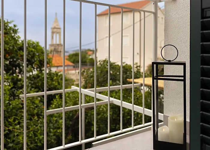 Jesliving Hvar - 2 Bedroom Elegant With Sea View In Historic Center Of フヴァル