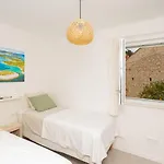 Jesliving Hvar - Elegant 2 Bedroom Apartment Near The Sea In Historic Center Of Hvar Town