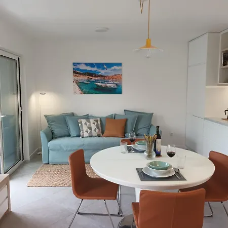 Jesliving Hvar - Elegant 2 Bedroom Near The Sea In Historic Center Of Hvar Town
