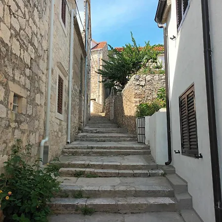 Jesliving Hvar - Elegant 2 Bedroom Apartment Near The Sea In Historic Center Of Hvar Town *