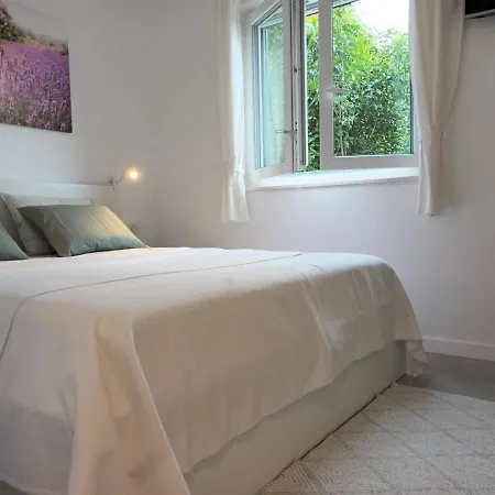 Jesliving Hvar - Elegant 2 Bedroom Near The Sea In Historic Center Of