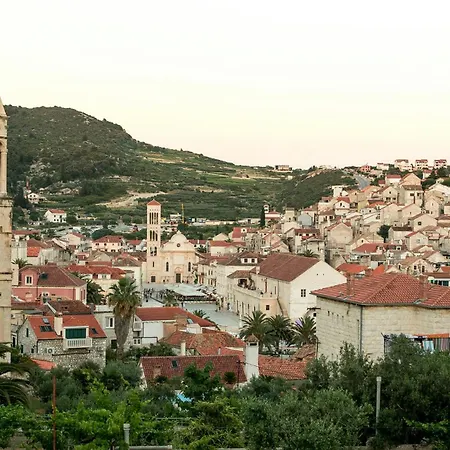 Jesliving Hvar - Elegant 2 Bedroom Apartment Near The Sea In Historic Center Of Hvar Town *