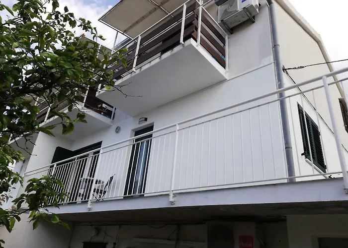 Apartment Jesliving Hvar - 2 Bedroom Elegant With Sea View In Historic Center Of Hvar Town