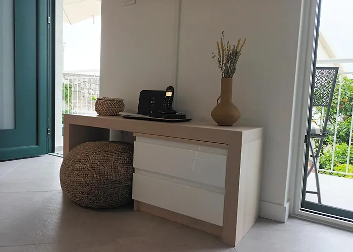 Jesliving Hvar - 2 Bedroom Elegant With Sea View In Historic Center Of * Hvar Town