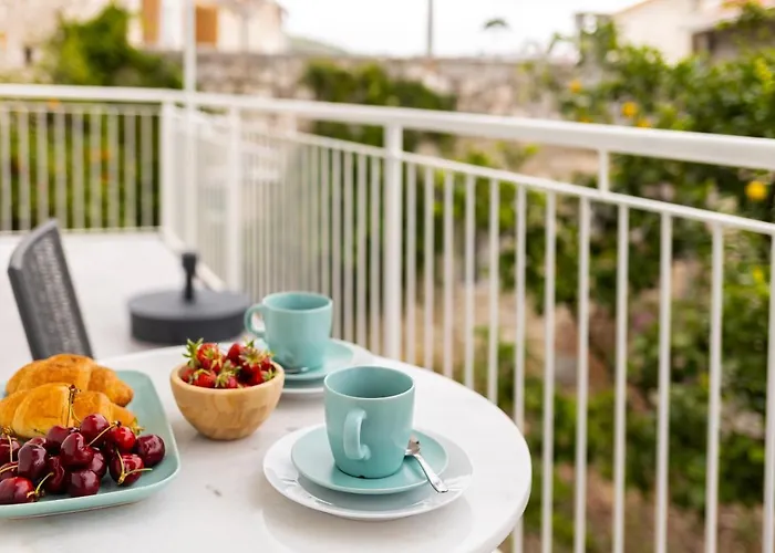 Apartment Jesliving Hvar - 2 Bedroom Elegant With Sea View In Historic Center Of