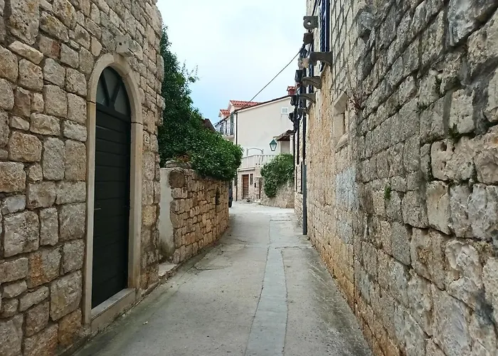 Jesliving Hvar - 2 Bedroom Elegant With Sea View In Historic Center Of Apartment *