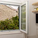 Appartement Jesliving Hvar - 2 Bedroom Elegant With Sea View In Historic Center Of *