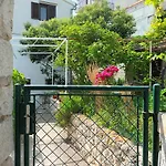 Jesliving Hvar - 2 Bedroom Elegant With Sea View In Historic Center Of Appartement