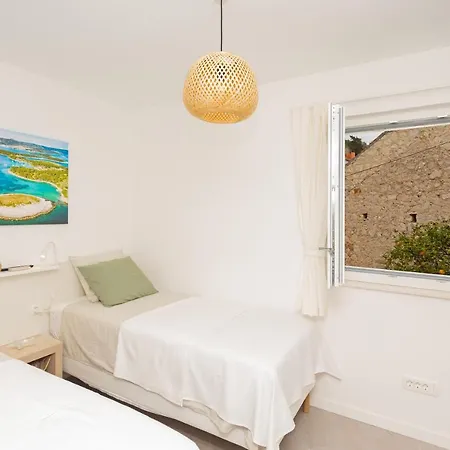 Jesliving Hvar - Elegant 2 Bedroom Near The Sea In Historic Center Of