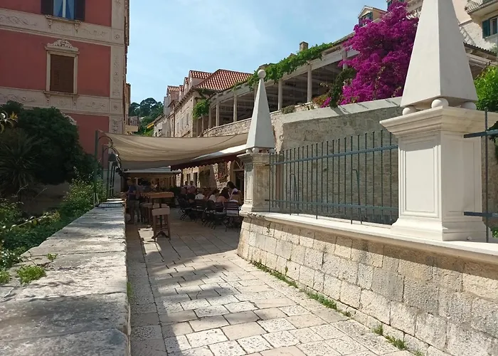 Jesliving Hvar - 2 Bedroom Elegant With Sea View In Historic Center Of Hvar Town